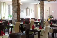 Logis Hôtel les Nymphéas Hotels in Pacy-sur-Eure
