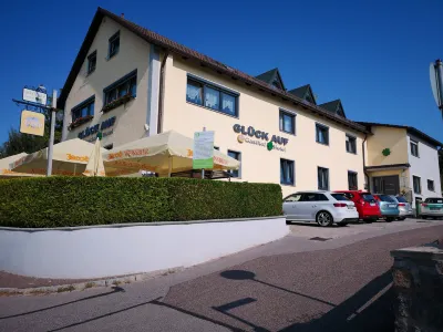GLUECK - AUF Hotels in der Nähe von Charlottenhofer Weihergebiet