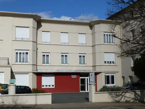 KOSY Appart'hôtels Mâcon - Cours Moreau Hôtels à : Replonges
