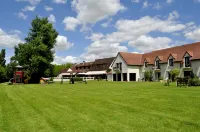 Hôtel Restaurant le Relais de Pouilly - ที่มีที่จอดรถ
