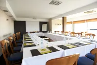 Logis Hôtel le Calluna Restaurant la Flottille Hotels in Prefailles