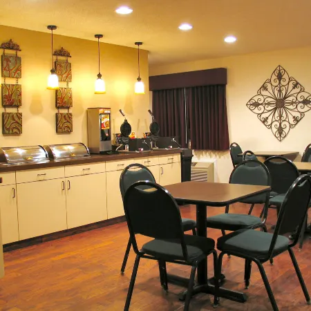 Ten Pin Inn & Suites