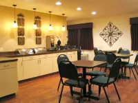 Ten Pin Inn & Suites - Aamiainen