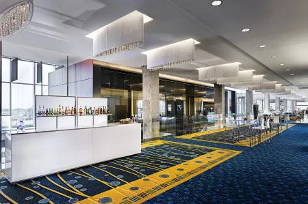 Montreal Airport Marriott in-Terminal Hotel Отели в г. Пуэнт-Клер