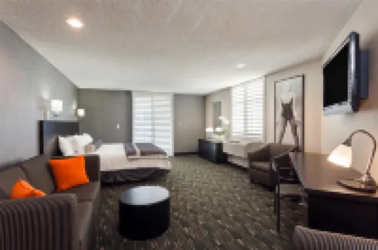 Ramada Plaza by Wyndham West Hollywood Hotel & Suites Các khách sạn ở Los Angeles
