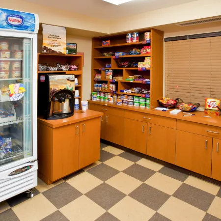 Candlewood Suites INDIANAPOLIS DWTN MEDICAL DIST by IHG Отели рядом с достопримечательностью «Серкл Центр Молл»