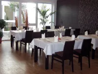 Akzent Hotel Deutsche Eiche Отели в г. Ильцен