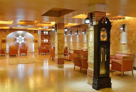 Setaregan Shiraz Отели рядом с достопримечательностью «Крепость Керим-хан»