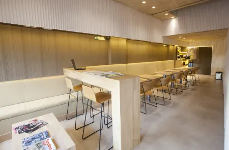 Hotel A Pamplona Отели рядом с достопримечательностью «Iglesia de San Nicolas»