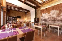 Hospedería de Alesves Hotels in San Adrian