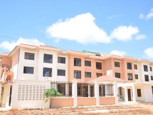 Luwa Evergreen Hotel