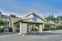 Best Western Plus Oak Harbor Hotel  Conference Center Hotel dekat PBY-Naval Air Museum