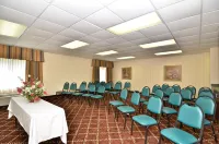 Holiday Inn Express & Suites Raleigh NE - Medical Ctr Area Hôtels à : Comte de Wake
