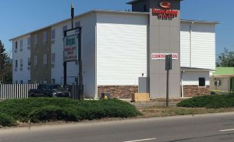 Econo Lodge Inn & Suites