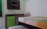 Urbanpoint Hotel Syariah Pringsewu Lampung Hotels near Damar papan, reki yesma