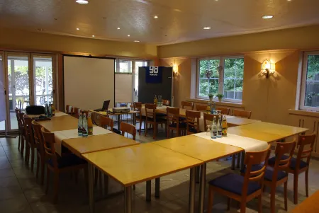 Hotel Lindner Отели в г. Гюглинген