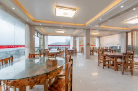 Longji Terrace Xinxin Resort Hotel (Qianfy Floor Tianti View Terrace)