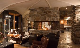 Hostellerie du Pas de l'Ours "Relais et Châteaux"