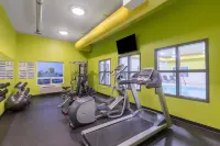 Super 8 by Wyndham Winnipeg East MB - Gym