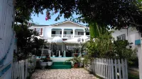 Hunter's Rest Villa Hotels near Prospect Great House
