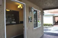 加利福尼亞塔斯廷 - 橘郡 6 號汽車旅館 塔斯廷住宿飯店