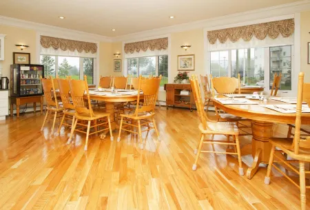 Chez Dube Country Inn Отели в г. Форт Макмюррей