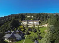 Huinid Bustillo Hotel & Spa Hotel dekat Colonia Suiza