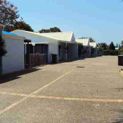 Palm Valley Motel and Self-Contained Holiday Units Hotel Exterior