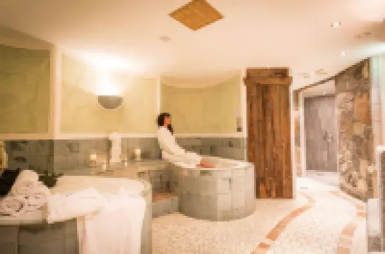 Haller's Posthotel Hotels in Mittelberg