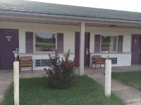 Super 7 Motel Hotels in Sedalia