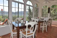 The Penrose Bed & Breakfast Hotels in Village of Oak Creek
