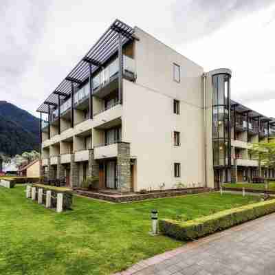 Novotel Queenstown Lakeside Hotel Exterior