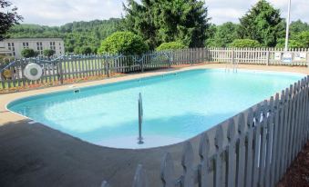 Motel 6 Hillsville, VA