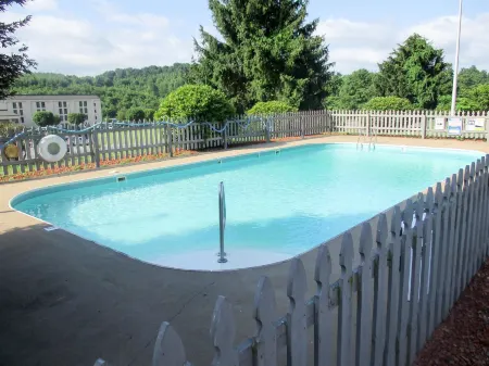 Motel 6 Hillsville, VA