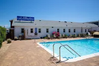 Daunts Albatross Motel