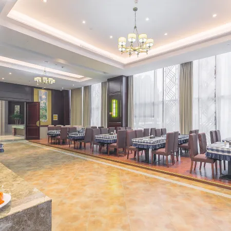 Zhongyi Holiday Hotel