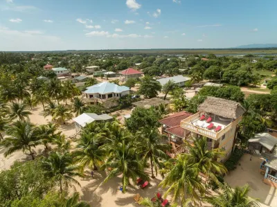 Buttonwood Belize Hotels near Kimani’s Lagoon