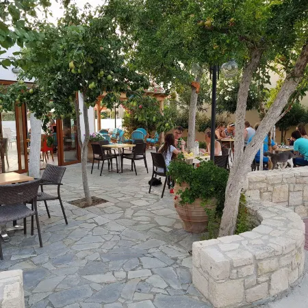 Arhodiko Hotel Отели рядом с достопримечательностью «Пляж Амудара»