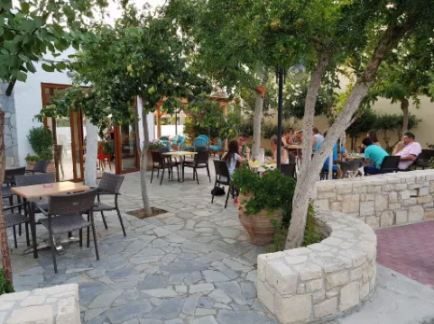 Arhodiko Hotel Отели в г. Малевизи