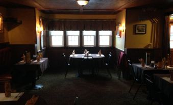 Fred's Inn Restaurant & Lodging