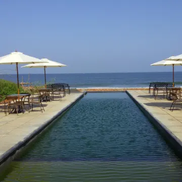 Avisa Nila Beach Resort Hotels near Devbag Beach