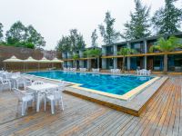 东兴海角七号度假酒店 - 室外游泳池