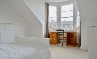 5 Bedroom Flat in Edinburgh City Centre