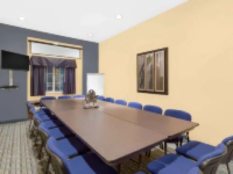 Microtel Inn & Suites by Wyndham Kearney Hotels in Kearney