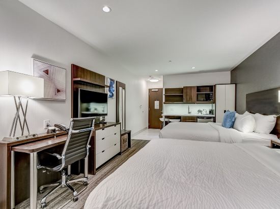 Toronto Marriott City Centre Review (Stadium View Room) - UponArriving