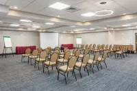 Holiday Inn Express & Suites Providence-Woonsocket Hotels in Milford
