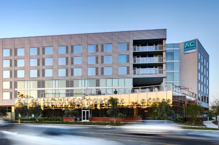 AC Hotel by Marriott Irvine Отели рядом с достопримечательностью «Университет Калифорния, Ирвайн Дивижен оф Контининг Эдьюкейшен»