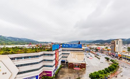 Vienna Classic Hotel (Yunfu Hekou) - Housity