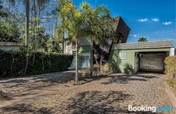 彩虹汽車旅館（限成人）