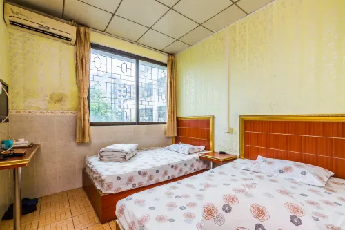 Foshan No.6 Apartment (Pingzhou Yuqi Street Shop)